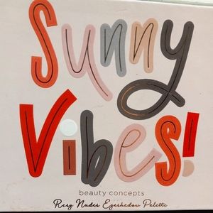 SUNNY VIBES EYE SHADOW PALLET NEW